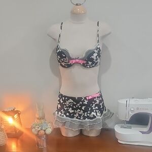 Women’s Butterfly Lace  Bra & Skirt Set  Charcoal with Pink Accents Sz Small 36B